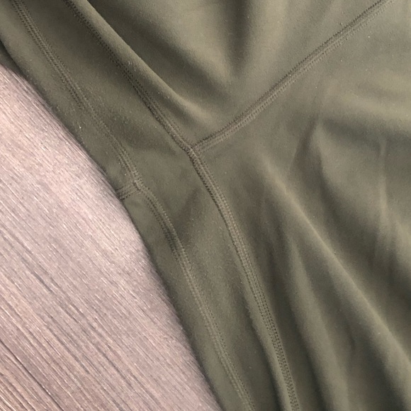❌SOLD❌🍋 Lululemon DARK OLIVE align pant 25” Sz. 8 - Picture 9 of 13